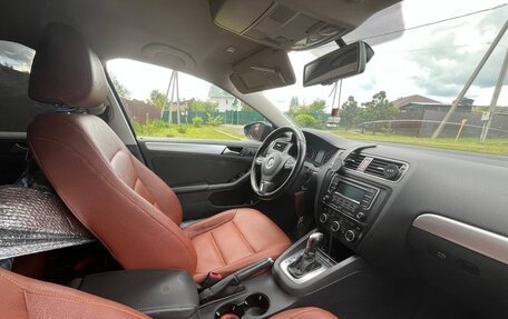 Volkswagen Jetta VI, 2013 год, 900 000 рублей, 8 фотография