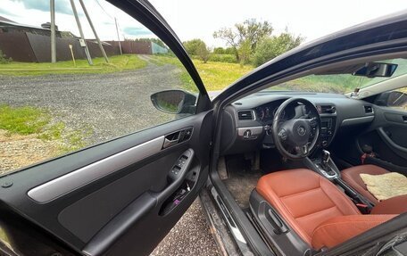 Volkswagen Jetta VI, 2013 год, 900 000 рублей, 10 фотография