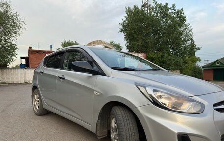 Hyundai Solaris II рестайлинг, 2012 год, 700 000 рублей, 2 фотография