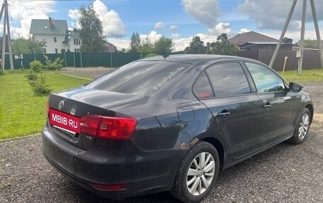 Volkswagen Jetta VI, 2013 год, 900 000 рублей, 3 фотография