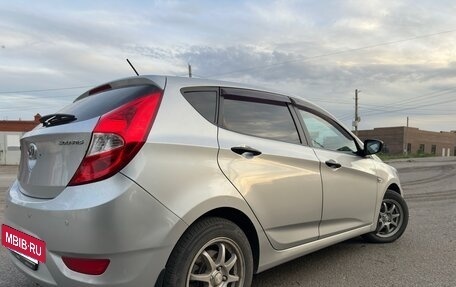 Hyundai Solaris II рестайлинг, 2012 год, 700 000 рублей, 5 фотография