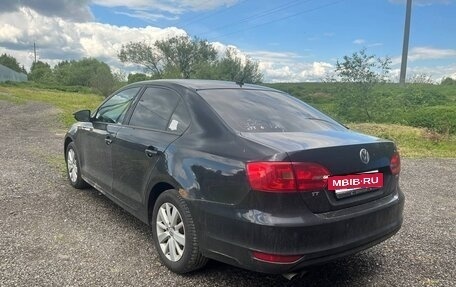 Volkswagen Jetta VI, 2013 год, 900 000 рублей, 4 фотография