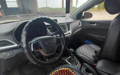 Hyundai Solaris II рестайлинг, 2020 год, 820 000 рублей, 4 фотография