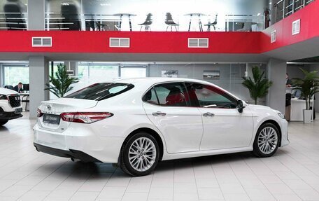 Toyota Camry, 2018 год, 2 775 000 рублей, 2 фотография