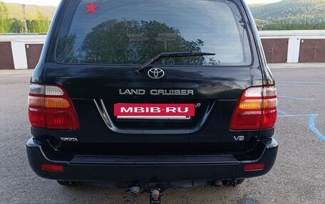 Toyota Land Cruiser 100 рестайлинг 2, 2000 год, 1 700 000 рублей, 2 фотография