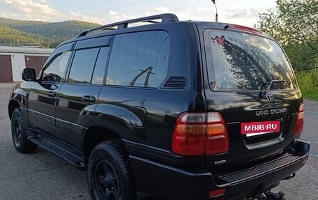 Toyota Land Cruiser 100 рестайлинг 2, 2000 год, 1 700 000 рублей, 3 фотография
