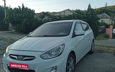 Hyundai Solaris II рестайлинг, 2013 год, 700 000 рублей, 1 фотография