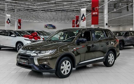 Mitsubishi Outlander III рестайлинг 3, 2019 год, 1 789 000 рублей, 1 фотография