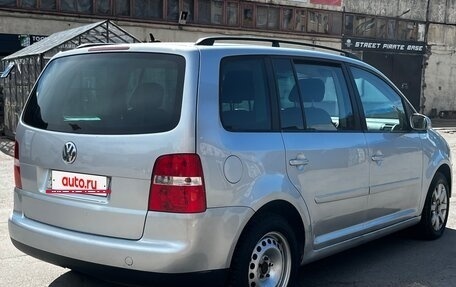 Volkswagen Touran III, 2005 год, 400 000 рублей, 4 фотография