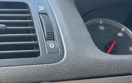Volkswagen Touran III, 2005 год, 400 000 рублей, 20 фотография