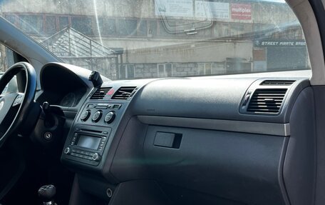Volkswagen Touran III, 2005 год, 400 000 рублей, 18 фотография