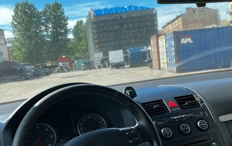 Volkswagen Touran III, 2005 год, 400 000 рублей, 24 фотография
