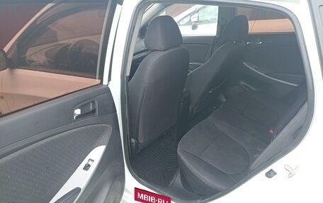 Hyundai Solaris II рестайлинг, 2013 год, 700 000 рублей, 6 фотография