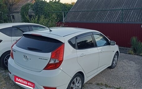 Hyundai Solaris II рестайлинг, 2013 год, 700 000 рублей, 3 фотография