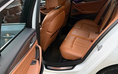 BMW 5 серия, 2017 год, 2 950 000 рублей, 13 фотография
