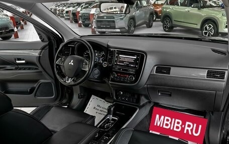 Mitsubishi Outlander III рестайлинг 3, 2019 год, 1 909 000 рублей, 9 фотография