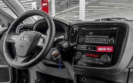 Mitsubishi Outlander III рестайлинг 3, 2019 год, 1 789 000 рублей, 8 фотография
