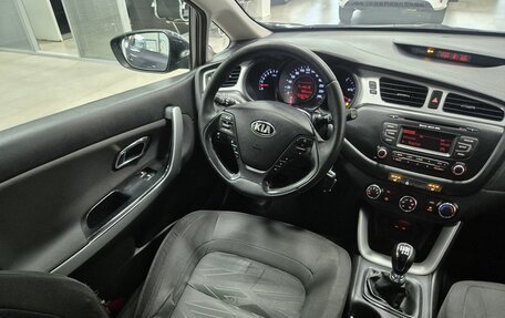 KIA cee'd III, 2014 год, 996 000 рублей, 24 фотография