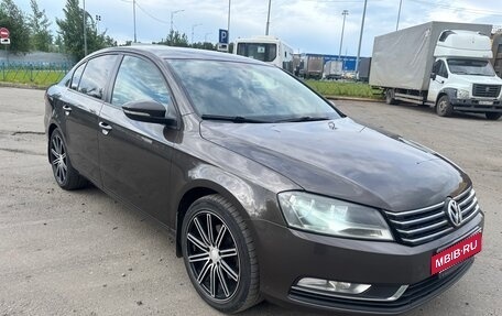 Volkswagen Passat B7, 2013 год, 940 000 рублей, 3 фотография