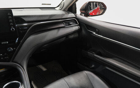 Toyota Camry, 2021 год, 3 829 000 рублей, 18 фотография
