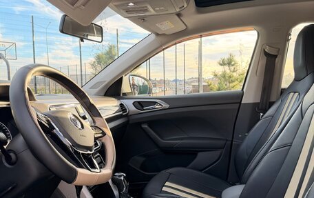 Volkswagen T-Cross I, 2019 год, 2 250 000 рублей, 13 фотография