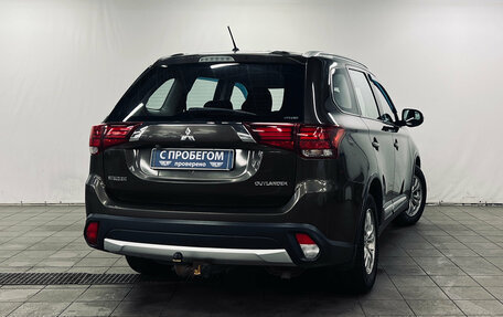 Mitsubishi Outlander III рестайлинг 3, 2016 год, 1 380 000 рублей, 2 фотография
