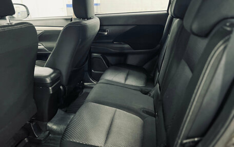 Mitsubishi Outlander III рестайлинг 3, 2016 год, 1 380 000 рублей, 12 фотография