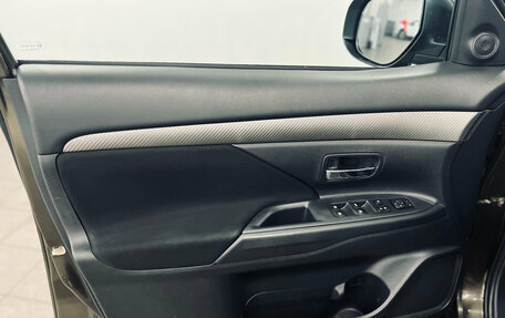 Mitsubishi Outlander III рестайлинг 3, 2016 год, 1 380 000 рублей, 13 фотография
