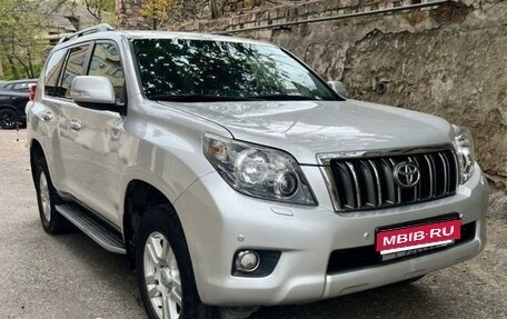 Toyota Land Cruiser Prado 150 рестайлинг 2, 2011 год, 2 700 000 рублей, 1 фотография