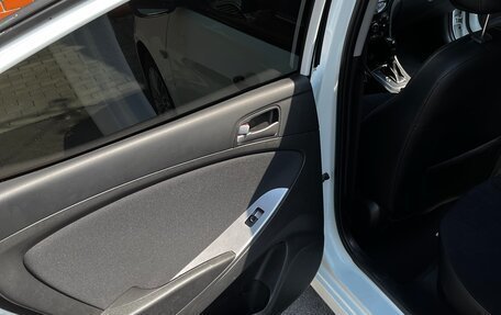 Hyundai Solaris II рестайлинг, 2014 год, 1 150 000 рублей, 18 фотография
