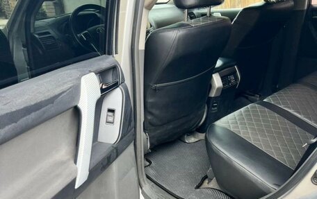 Toyota Land Cruiser Prado 150 рестайлинг 2, 2011 год, 2 700 000 рублей, 5 фотография
