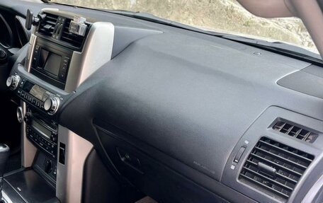 Toyota Land Cruiser Prado 150 рестайлинг 2, 2011 год, 2 700 000 рублей, 15 фотография