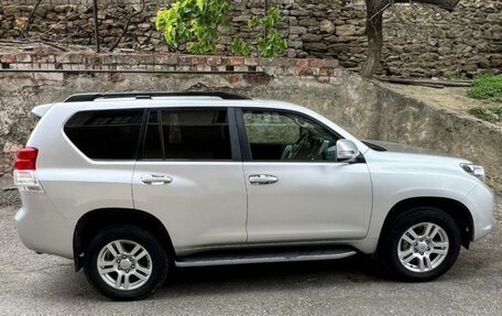 Toyota Land Cruiser Prado 150 рестайлинг 2, 2011 год, 2 700 000 рублей, 19 фотография