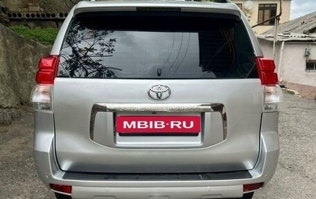 Toyota Land Cruiser Prado 150 рестайлинг 2, 2011 год, 2 700 000 рублей, 14 фотография