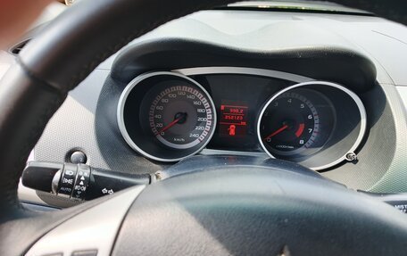 Mitsubishi Outlander III рестайлинг 3, 2008 год, 1 050 000 рублей, 7 фотография