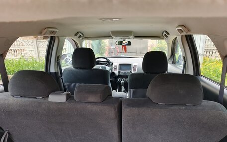 Mitsubishi Outlander III рестайлинг 3, 2008 год, 1 050 000 рублей, 13 фотография