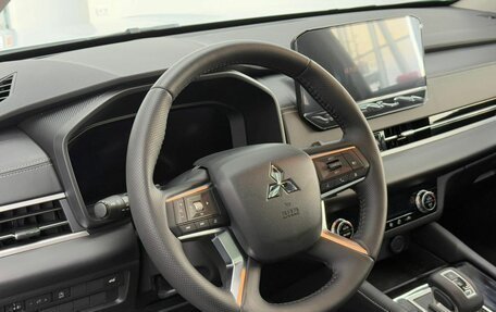 Mitsubishi Outlander, 2022 год, 4 250 000 рублей, 15 фотография