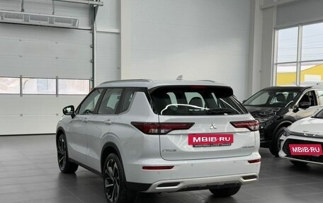 Mitsubishi Outlander, 2022 год, 4 250 000 рублей, 2 фотография
