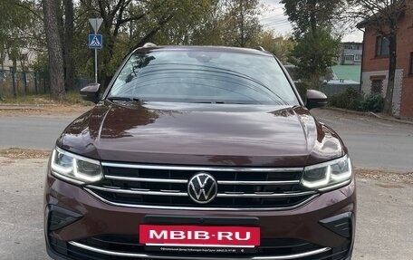 Volkswagen Tiguan II, 2021 год, 3 900 000 рублей, 3 фотография
