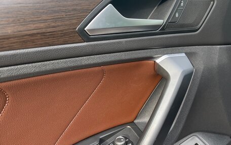 Volkswagen Tiguan II, 2021 год, 3 900 000 рублей, 26 фотография