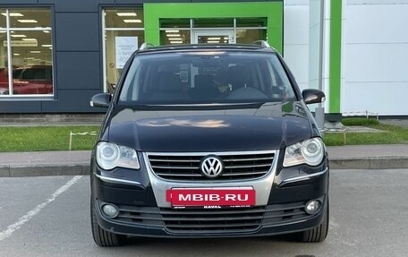 Volkswagen Touran III, 2008 год, 500 000 рублей, 2 фотография