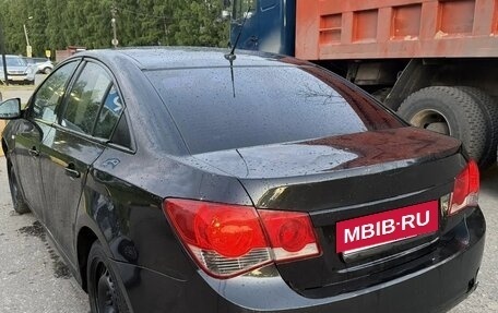 Chevrolet Cruze II, 2009 год, 365 000 рублей, 3 фотография
