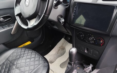 Renault Logan II, 2017 год, 485 000 рублей, 4 фотография