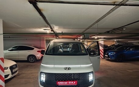 Hyundai Staria, 2022 год, 6 500 000 рублей, 3 фотография