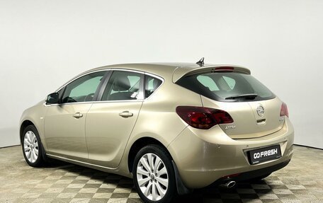 Opel Astra J, 2011 год, 779 900 рублей, 2 фотография