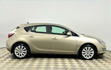 Opel Astra J, 2011 год, 779 900 рублей, 5 фотография