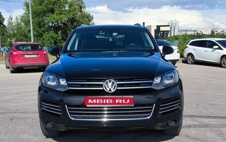 Volkswagen Touareg III, 2011 год, 2 230 000 рублей, 1 фотография