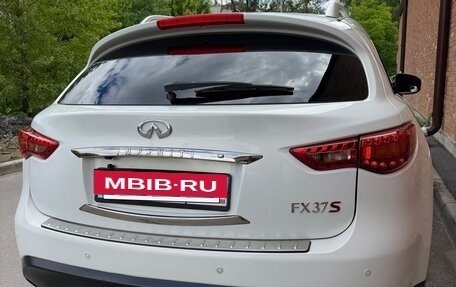 Infiniti FX II, 2011 год, 1 750 000 рублей, 10 фотография