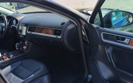 Volkswagen Touareg III, 2011 год, 2 230 000 рублей, 11 фотография