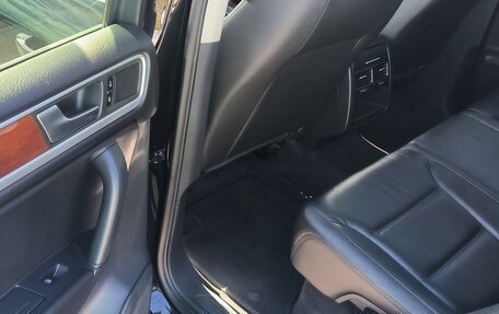 Volkswagen Touareg III, 2011 год, 2 230 000 рублей, 9 фотография